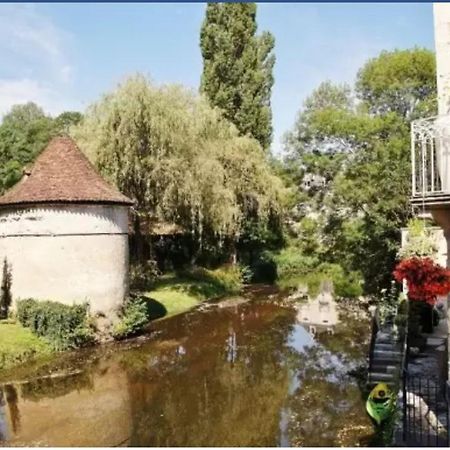 Javerlhac-et-la-Chapelle-Saint-Robert Chez Sarah - L'Escapade B&B 외부 사진
