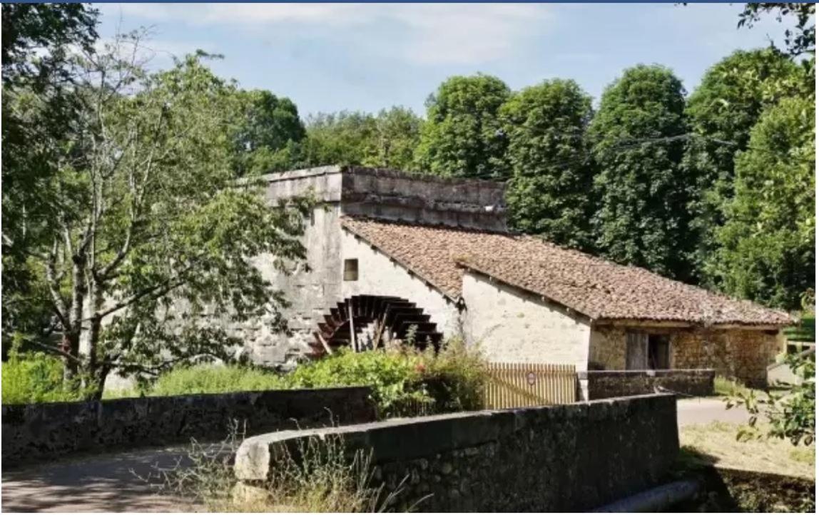 Javerlhac-et-la-Chapelle-Saint-Robert Chez Sarah - L'Escapade B&B 외부 사진